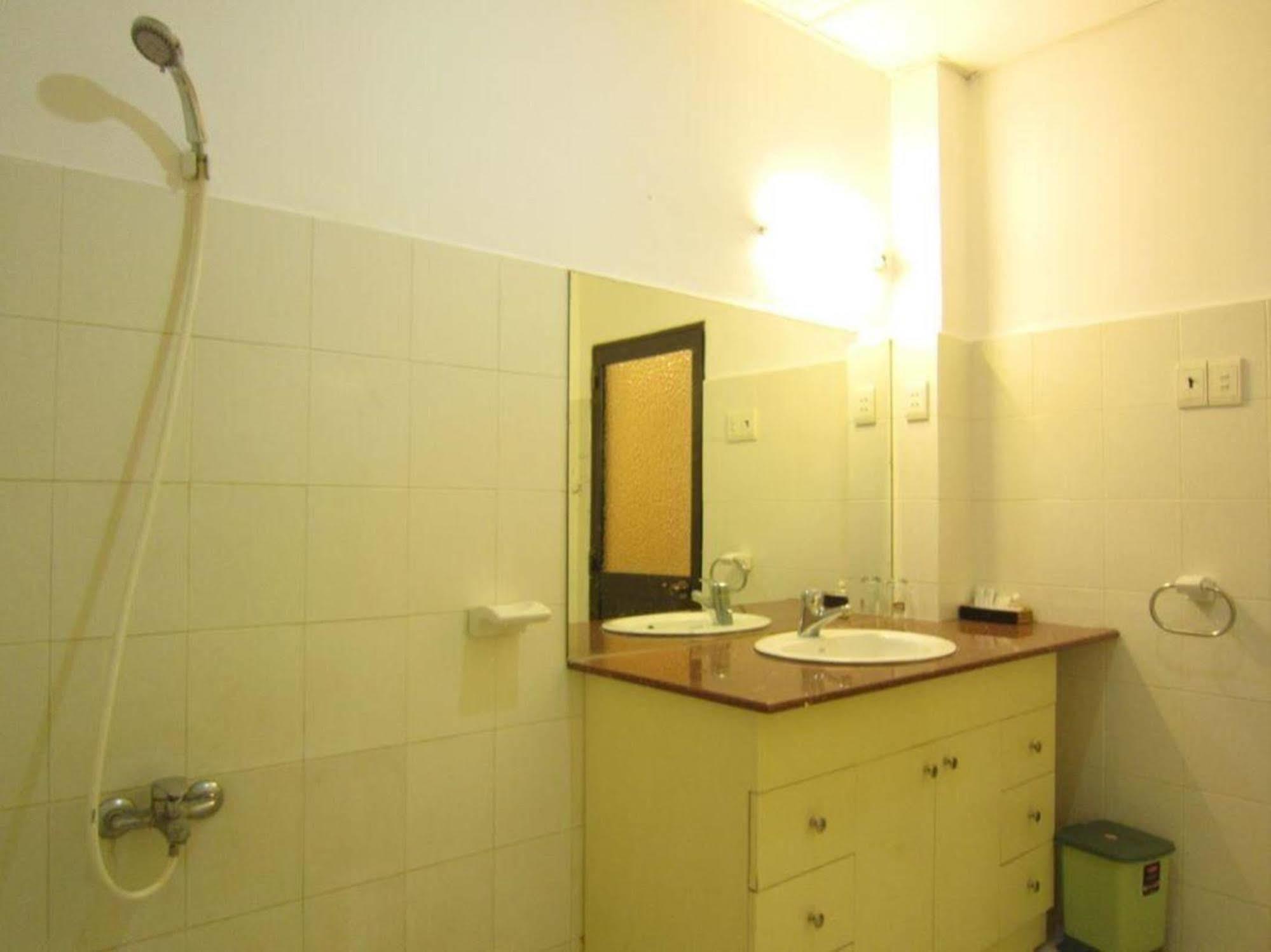 Reddoorz @ Pham Ngu Lao Street 3 Hotel Ho Chi Minh City Bagian luar foto