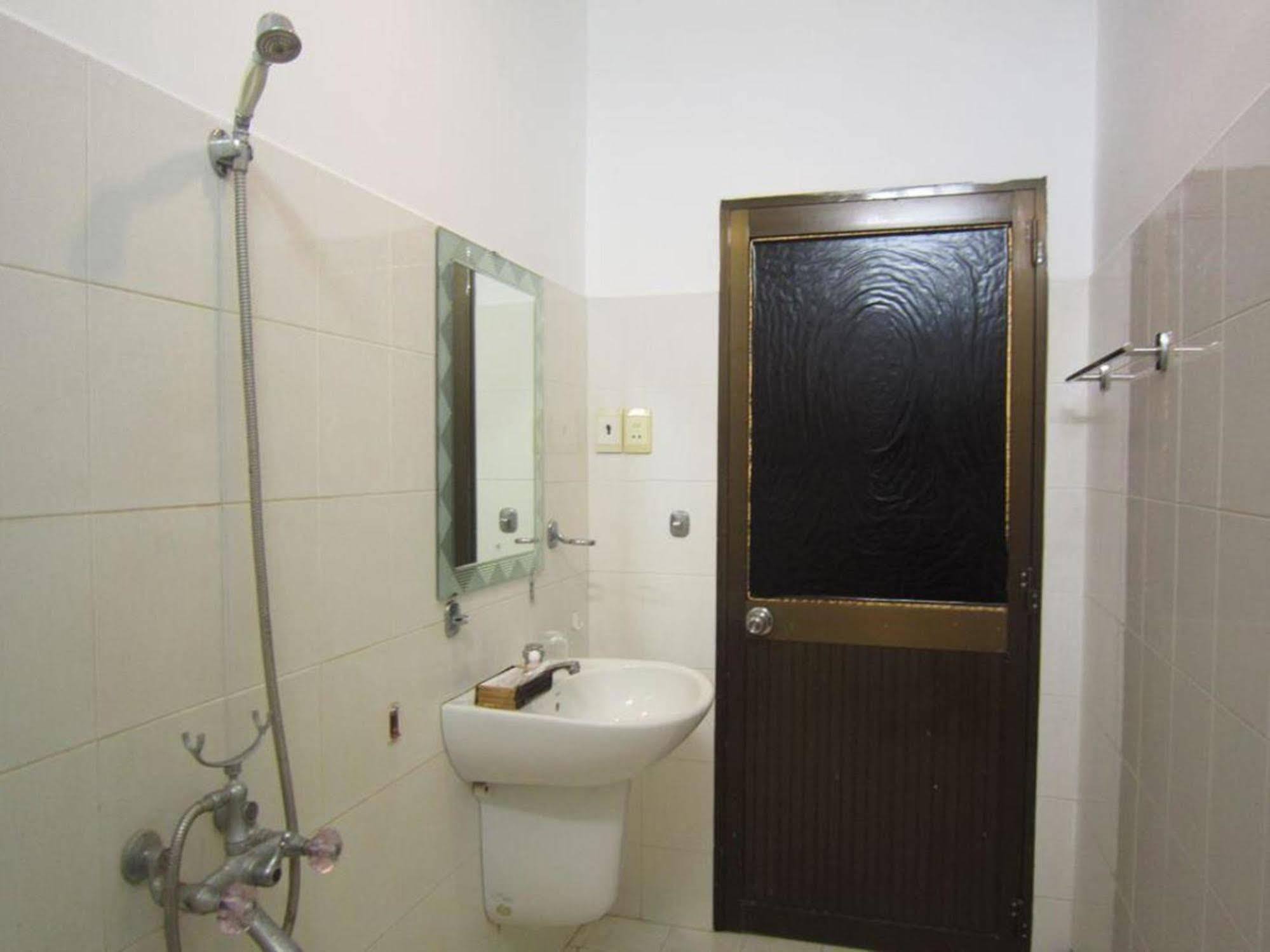 Reddoorz @ Pham Ngu Lao Street 3 Hotel Ho Chi Minh City Bagian luar foto