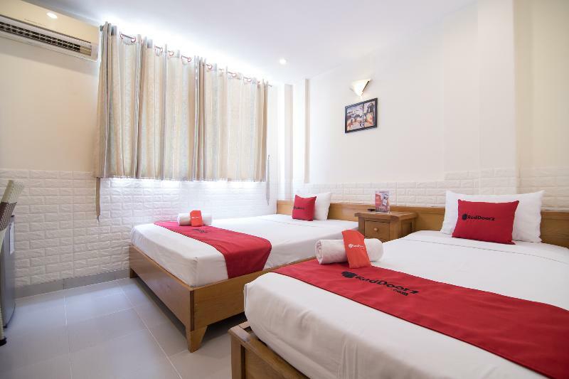 Reddoorz @ Pham Ngu Lao Street 3 Hotel Ho Chi Minh City Bagian luar foto