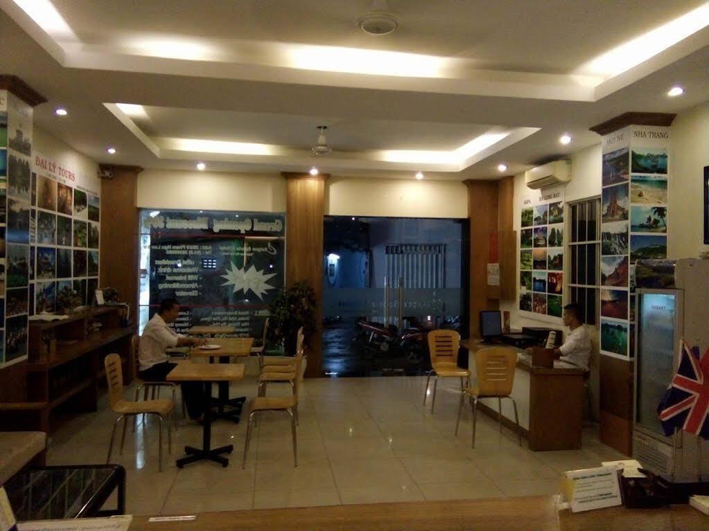 Reddoorz @ Pham Ngu Lao Street 3 Hotel Ho Chi Minh City Bagian luar foto